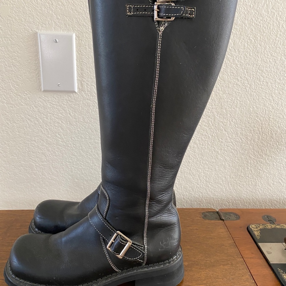 Fantastic John Fluvog boots. Hate to part with them, but they too small.